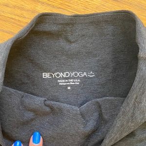 Beyond Yoga: Out Of Pocket High Waisted Midi Legging- Grey